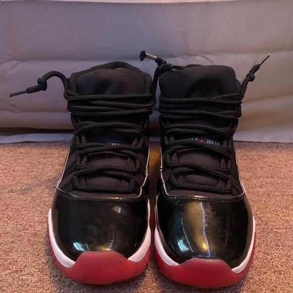 Bred 11s size 10.5 - Picture 3 of 4